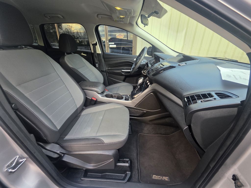Photo 7 of this FORD ESCAPE
