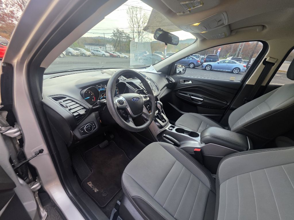 Photo 10 of this FORD ESCAPE