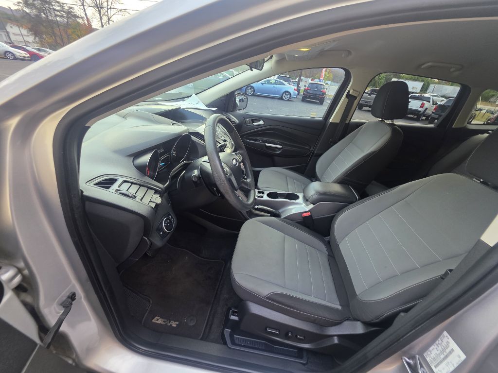Photo 11 of this FORD ESCAPE