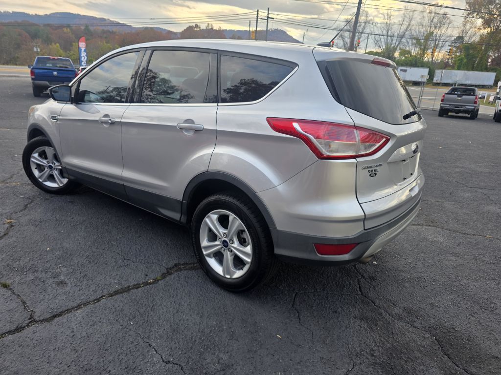 Photo 5 of this FORD ESCAPE
