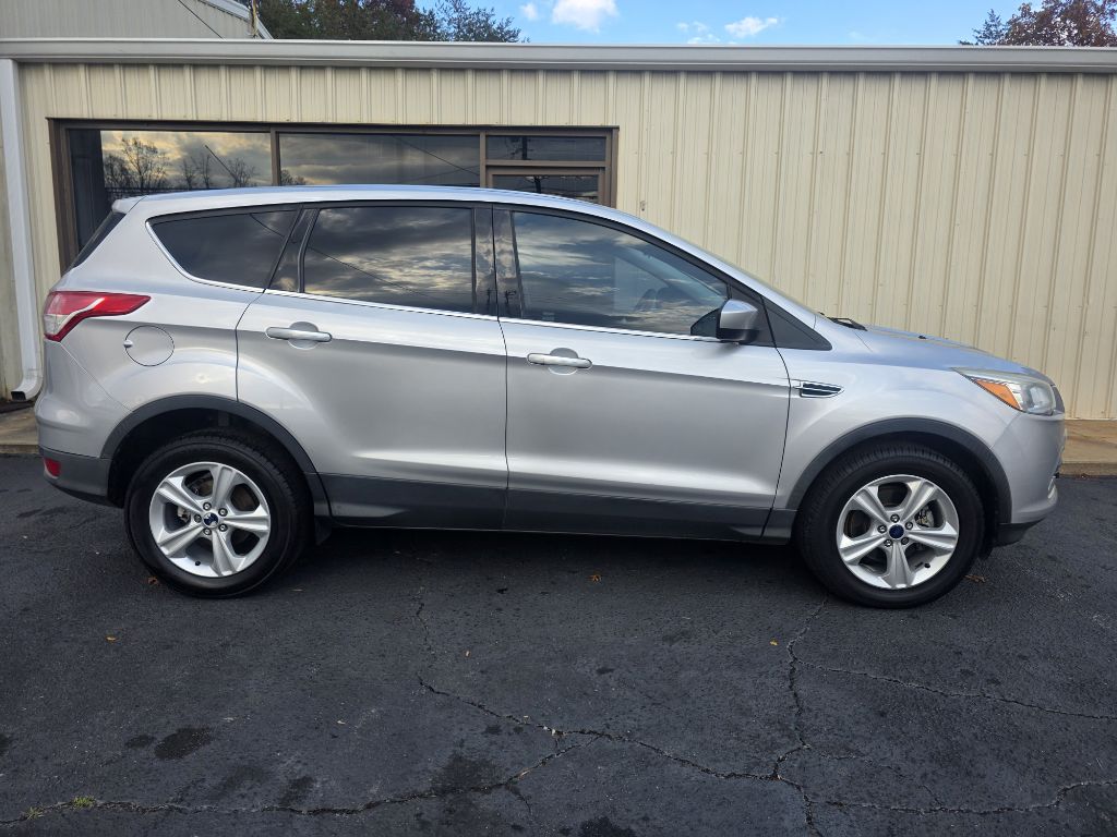 Photo 16 of this FORD ESCAPE