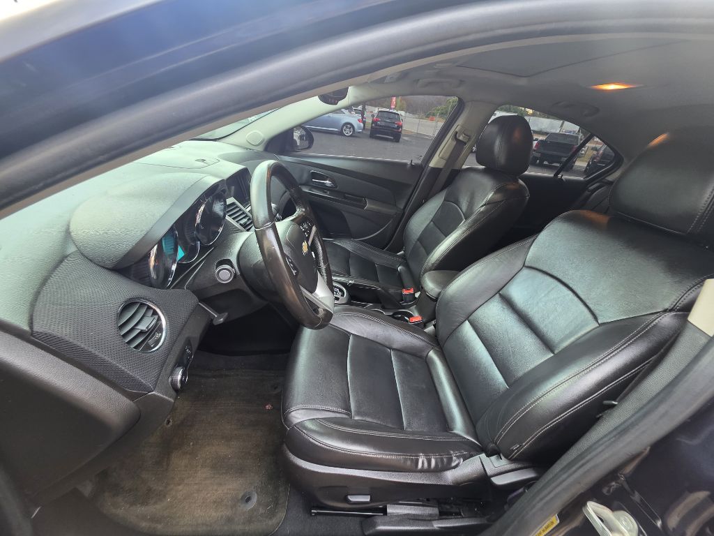 Photo 9 of this CHEVROLET CRUZE