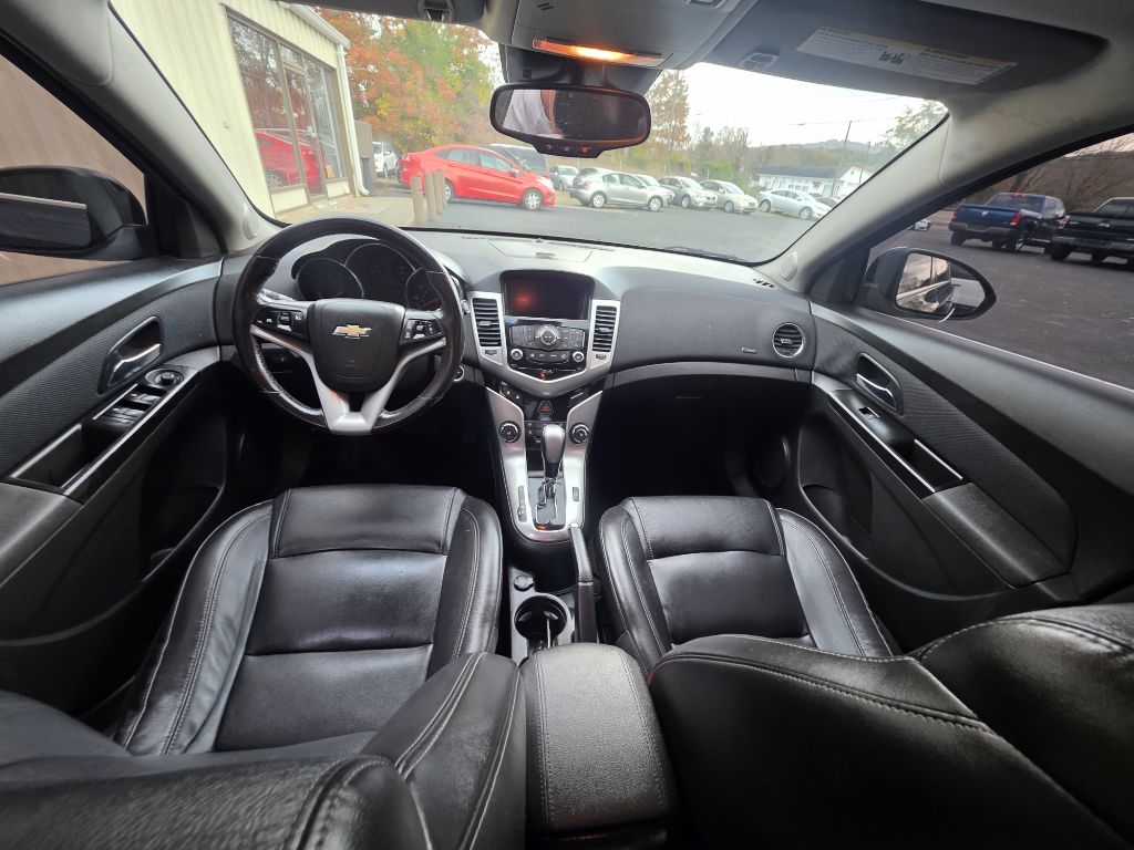Photo 10 of this CHEVROLET CRUZE