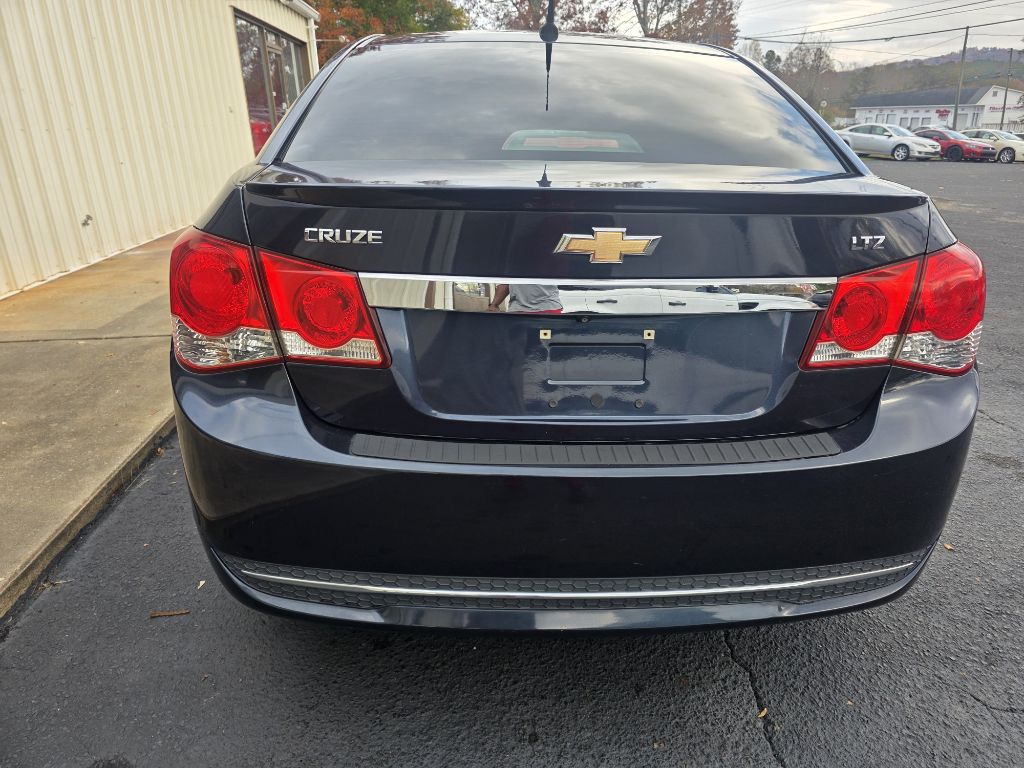 Photo 13 of this CHEVROLET CRUZE