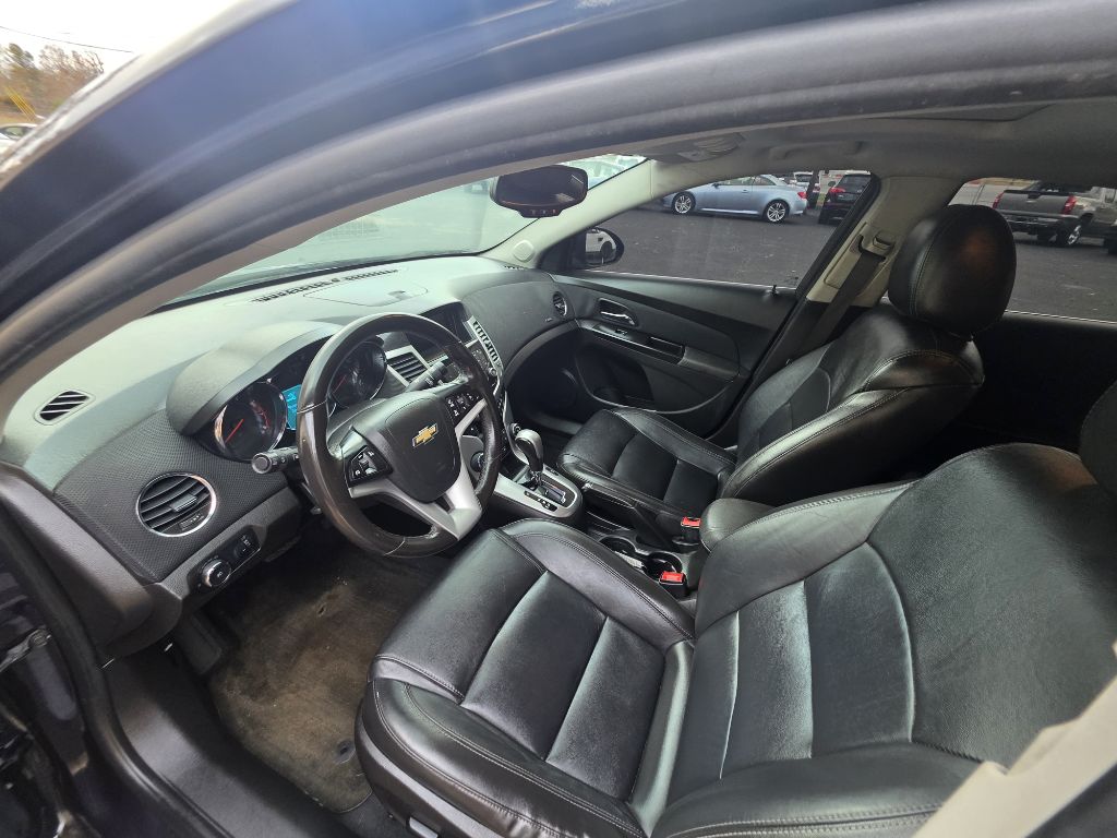 Photo 8 of this CHEVROLET CRUZE