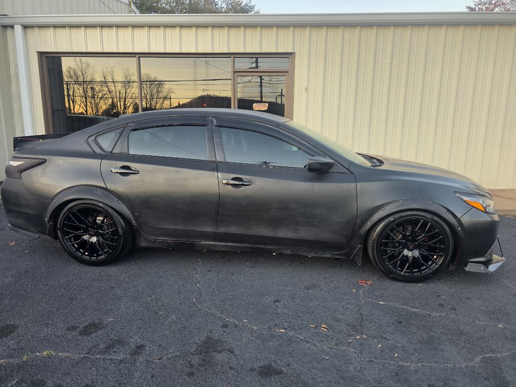 Photo 21 of this NISSAN ALTIMA