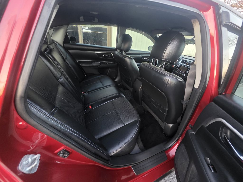 Photo 4 of this NISSAN ALTIMA