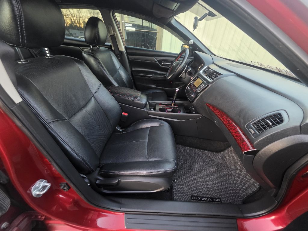 Photo 6 of this NISSAN ALTIMA