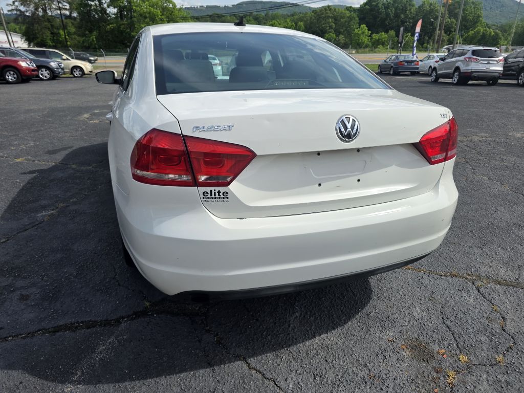 Photo 3 of this VOLKSWAGEN PASSAT