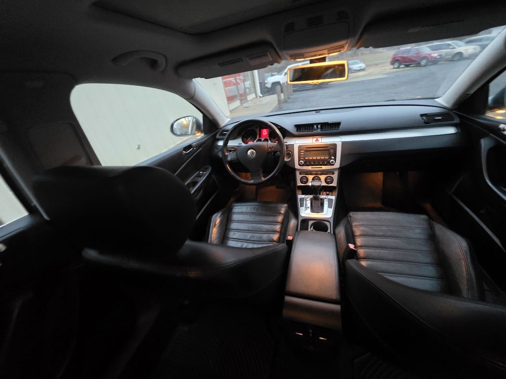 Photo 7 of this VOLKSWAGEN PASSAT