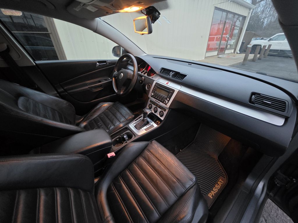 Photo 4 of this VOLKSWAGEN PASSAT