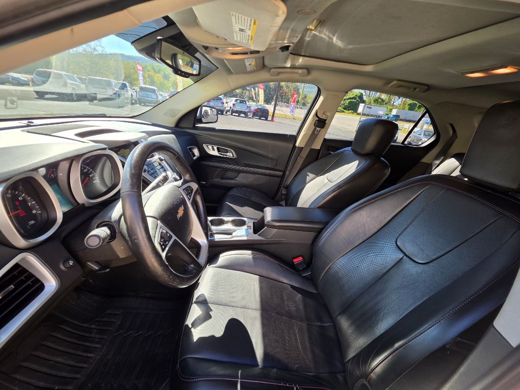 Photo 8 of this CHEVROLET EQUINOX