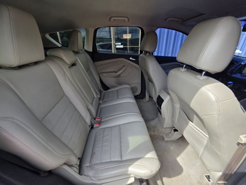 Photo 6 of this FORD ESCAPE