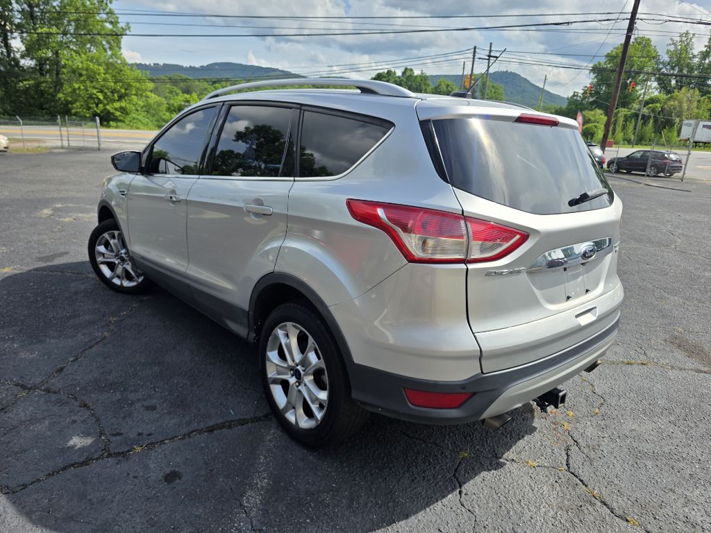 Photo 4 of this FORD ESCAPE
