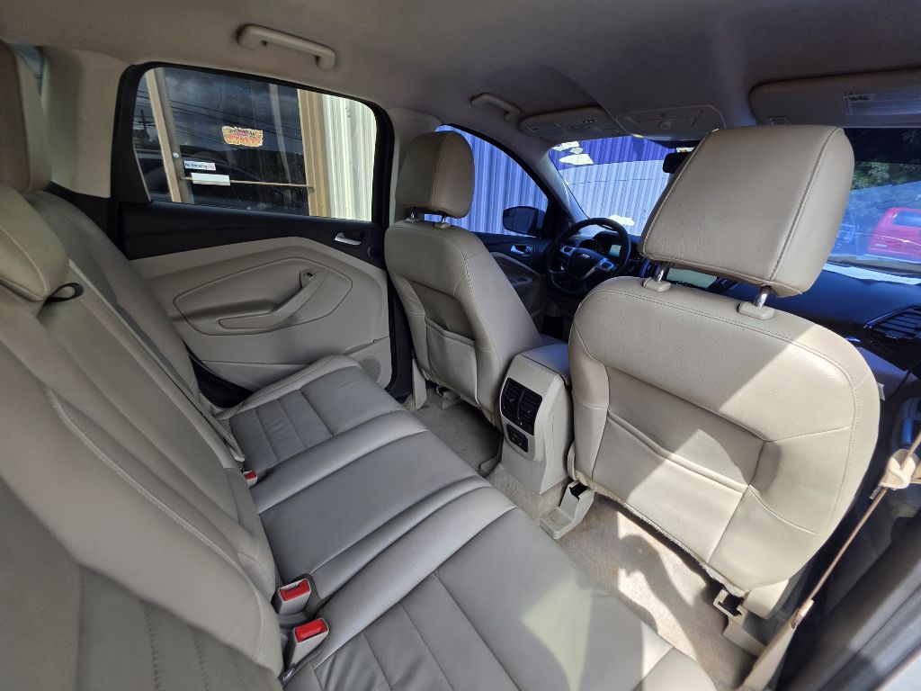 Photo 5 of this FORD ESCAPE