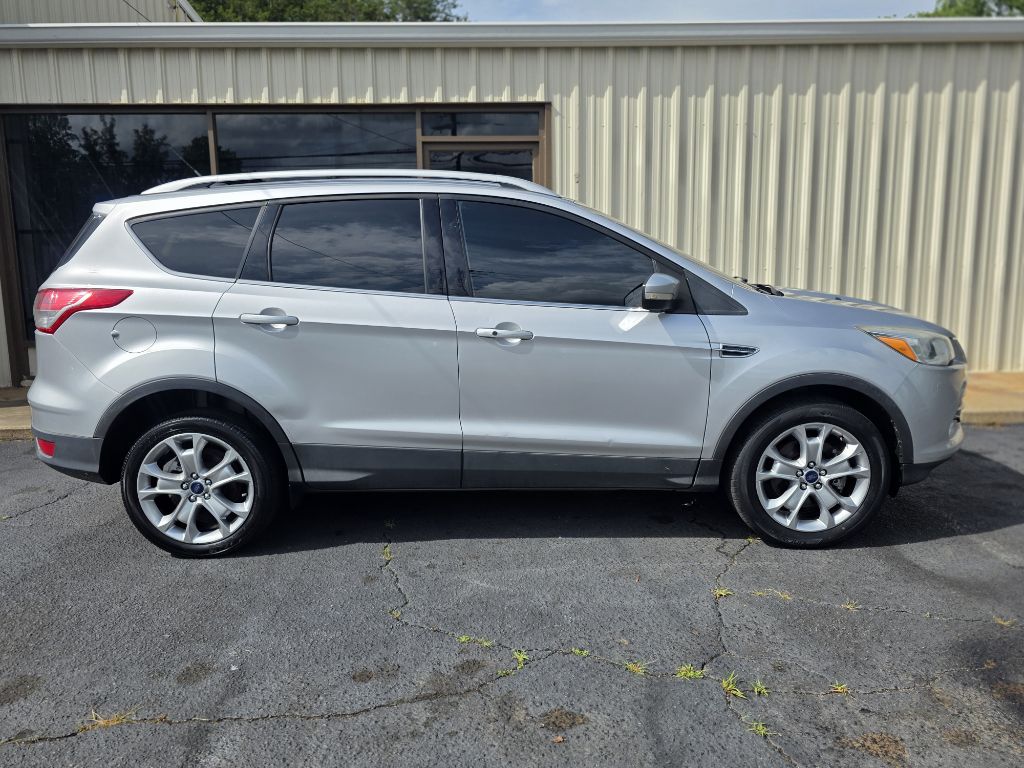 Photo 17 of this FORD ESCAPE