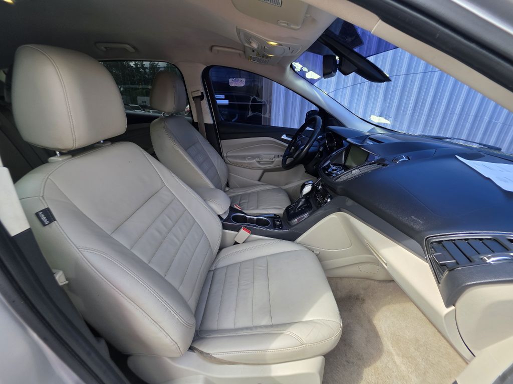 Photo 12 of this FORD ESCAPE