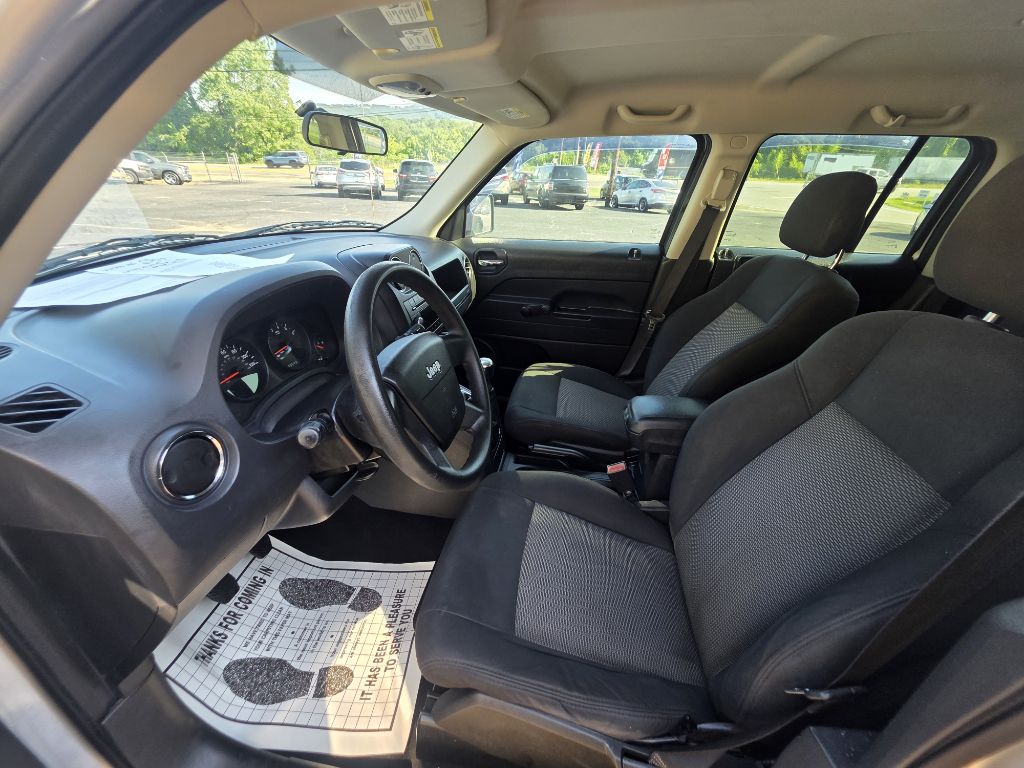 Photo 8 of this JEEP PATRIOT