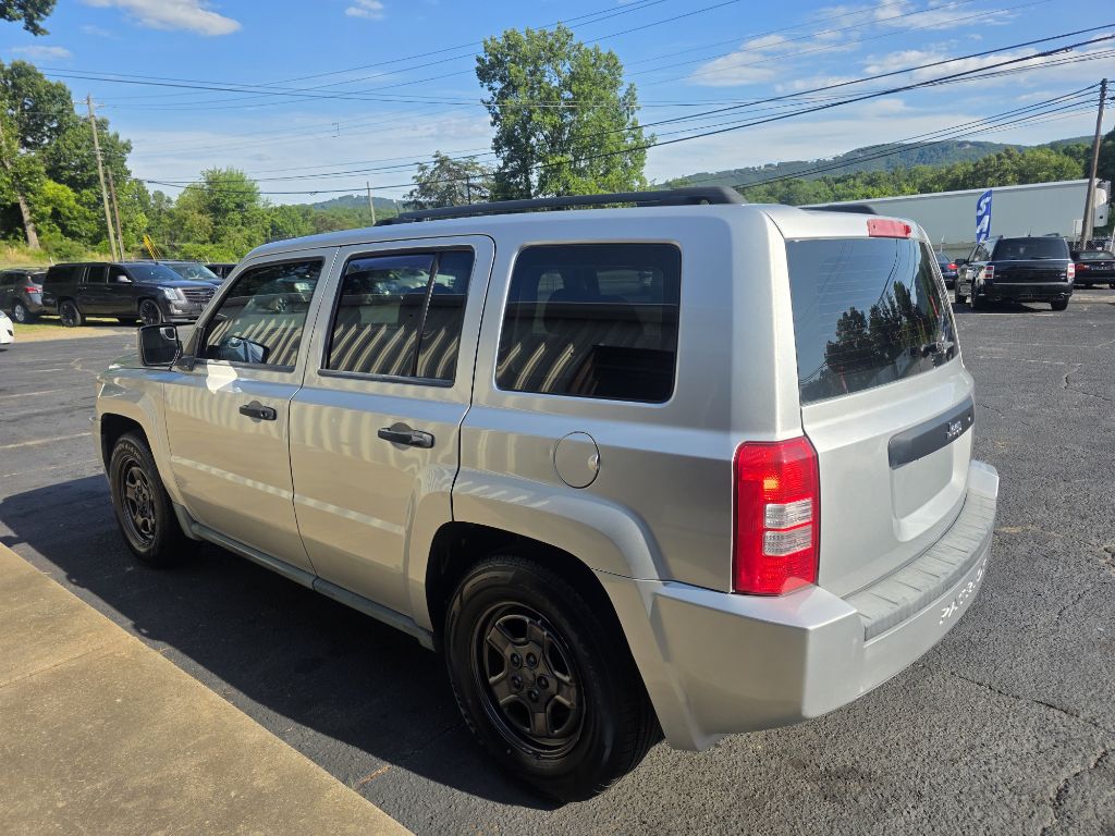 Photo 13 of this JEEP PATRIOT