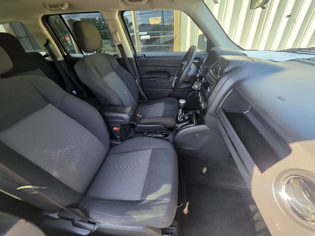 Photo 10 of this JEEP PATRIOT