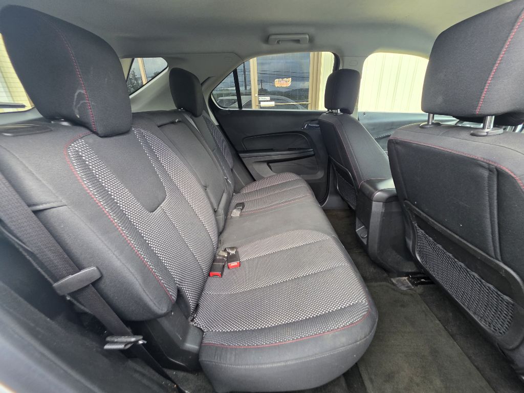 Photo 2 of this CHEVROLET EQUINOX
