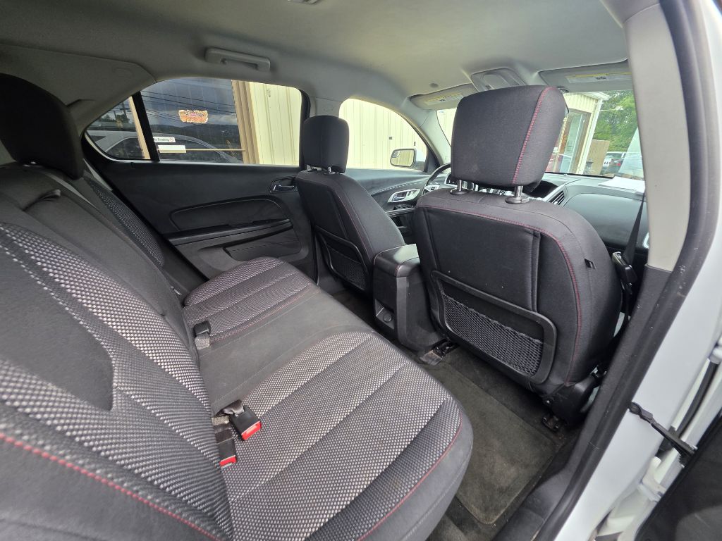 Photo 3 of this CHEVROLET EQUINOX