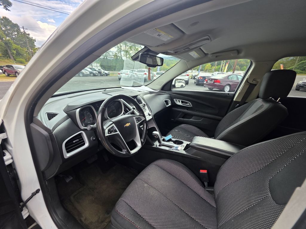 Photo 10 of this CHEVROLET EQUINOX