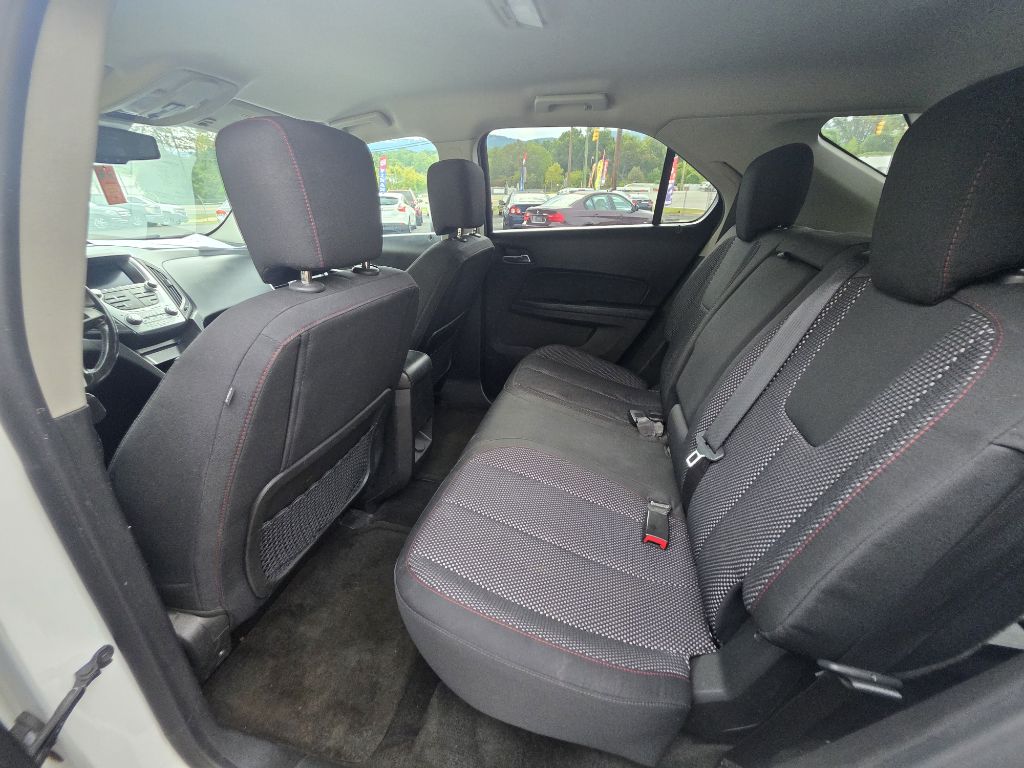 Photo 7 of this CHEVROLET EQUINOX
