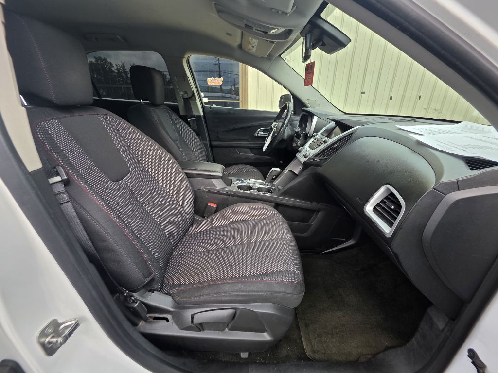Photo 4 of this CHEVROLET EQUINOX