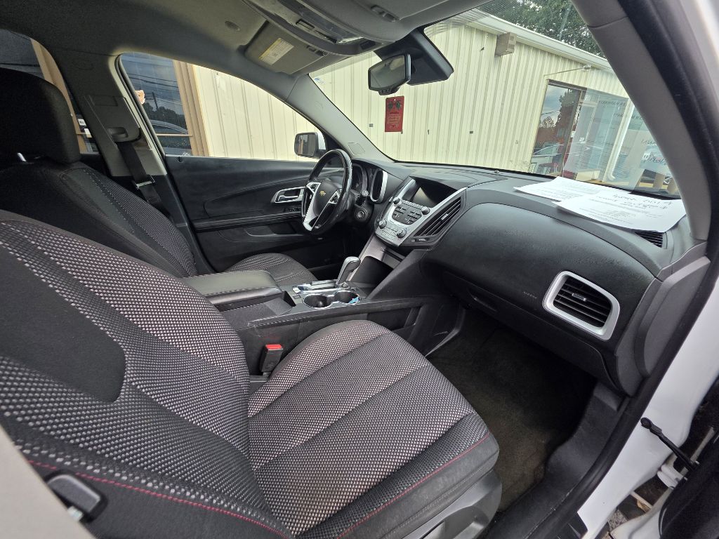 Photo 5 of this CHEVROLET EQUINOX