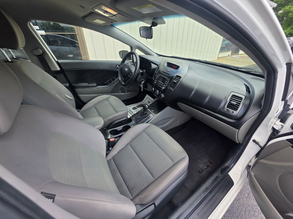 Photo 8 of this KIA FORTE