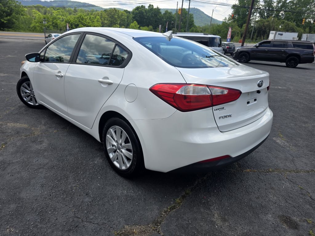 Photo 3 of this KIA FORTE