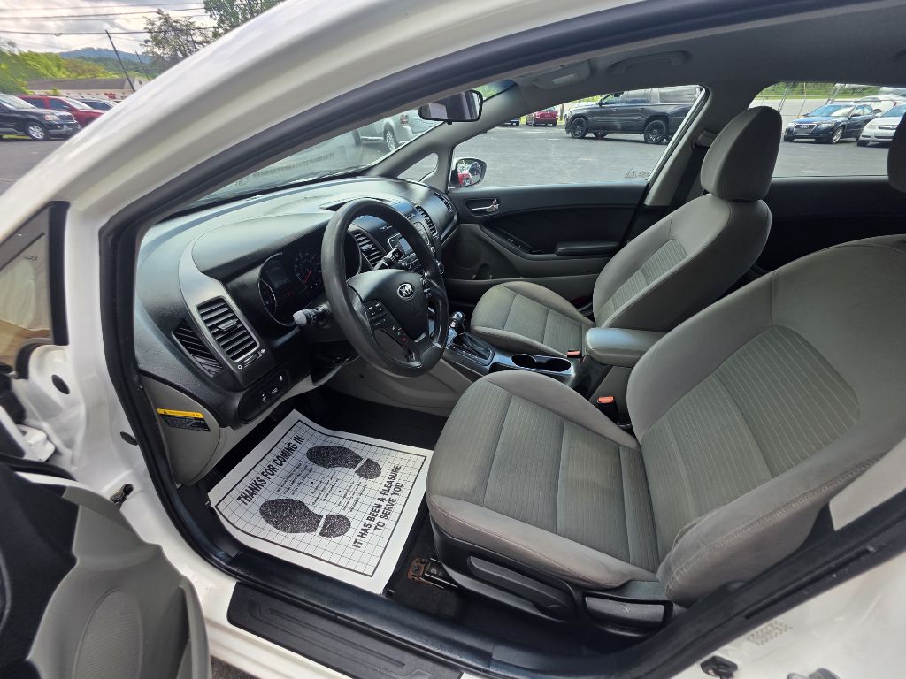 Photo 4 of this KIA FORTE