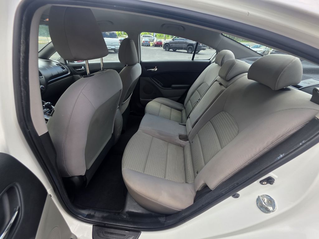 Photo 5 of this KIA FORTE