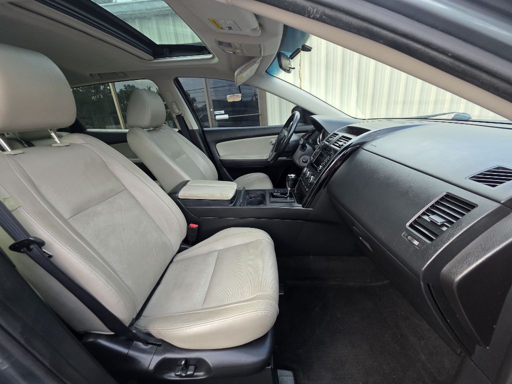 Photo 12 of this MAZDA CX-9