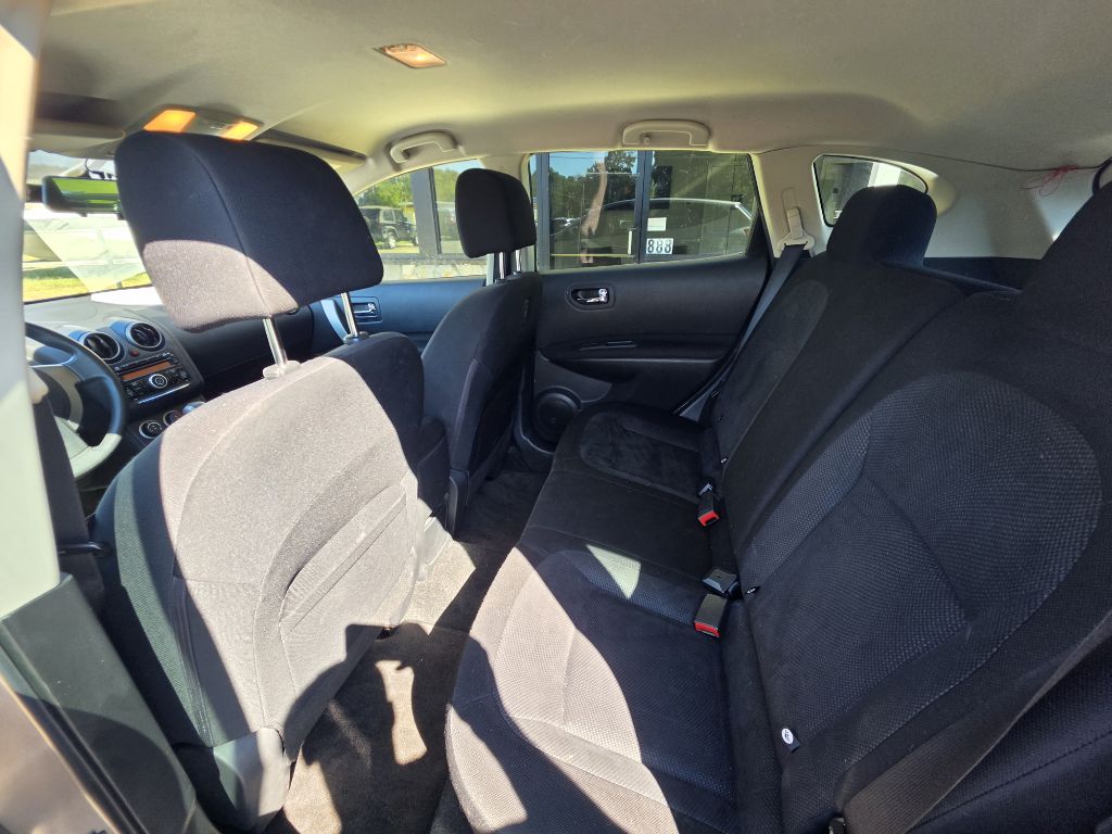 Photo 9 of this NISSAN ROGUE SELECT