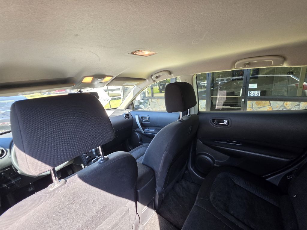 Photo 5 of this NISSAN ROGUE SELECT