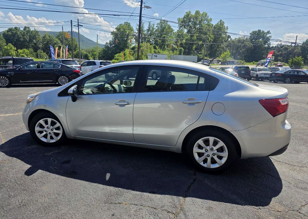 Photo 4 of this KIA RIO