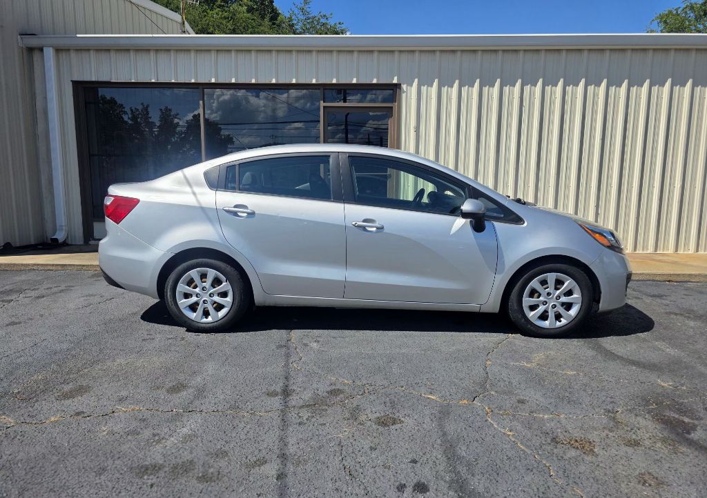 Photo 12 of this KIA RIO