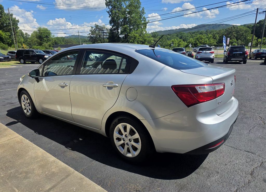 Photo 10 of this KIA RIO