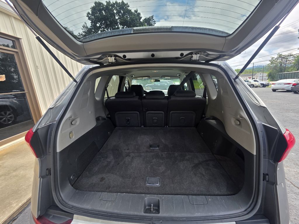 Photo 8 of this SUBARU B9 TRIBECA