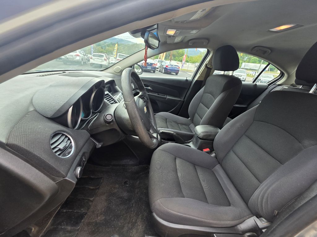 Photo 7 of this CHEVROLET CRUZE LIMITED
