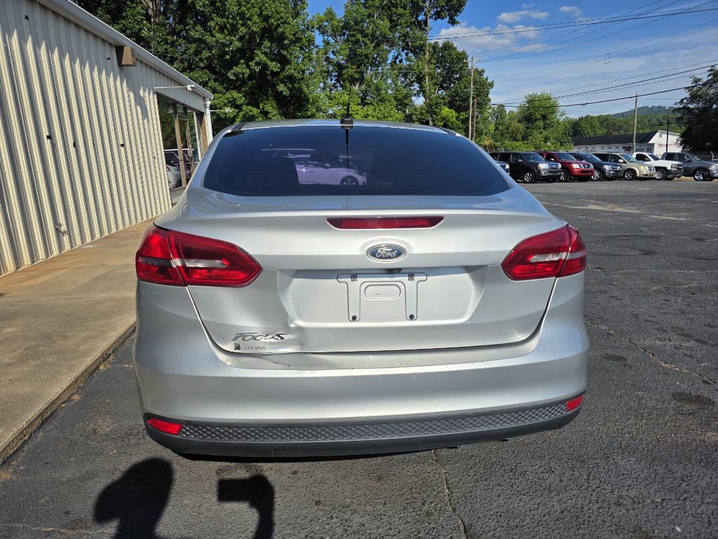 Photo 13 of this FORD FOCUS