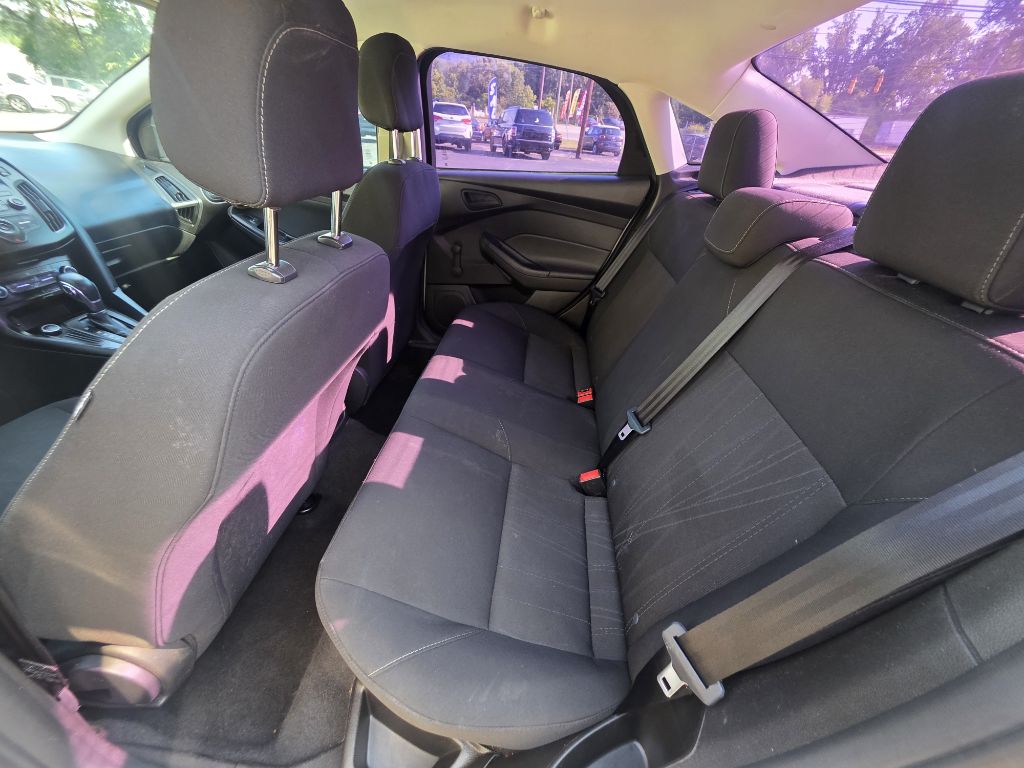 Photo 7 of this FORD FOCUS