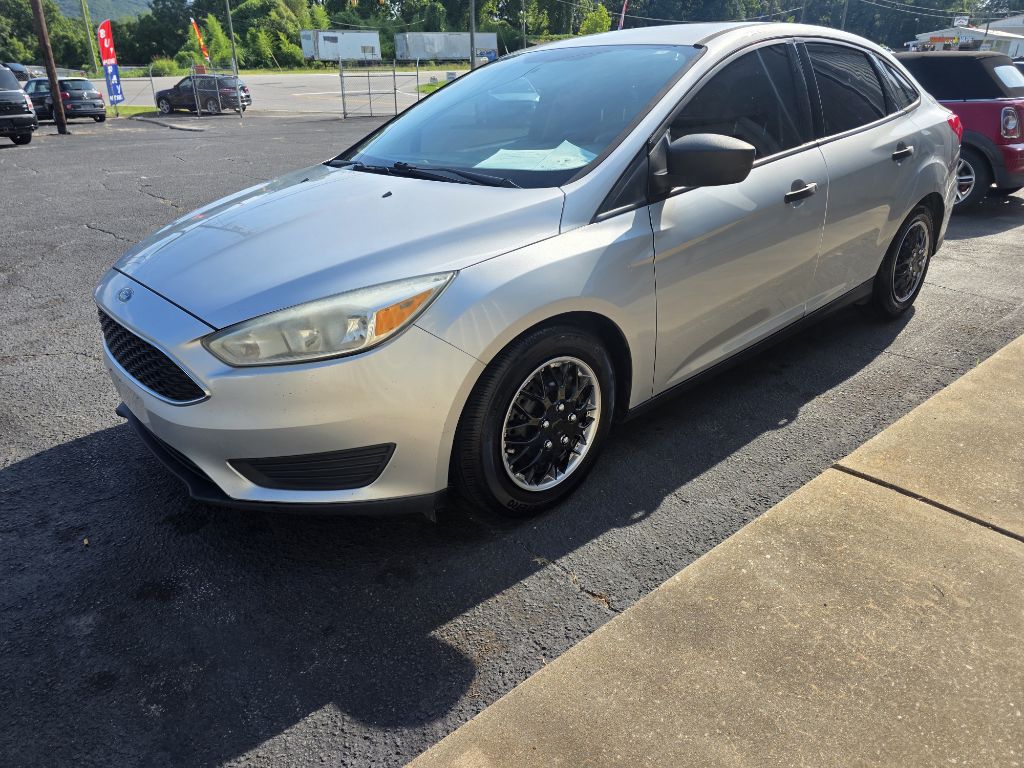 Photo 9 of this FORD FOCUS