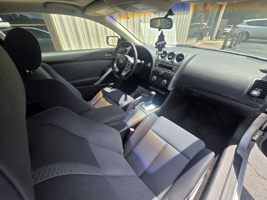 Photo 17 of this NISSAN ALTIMA