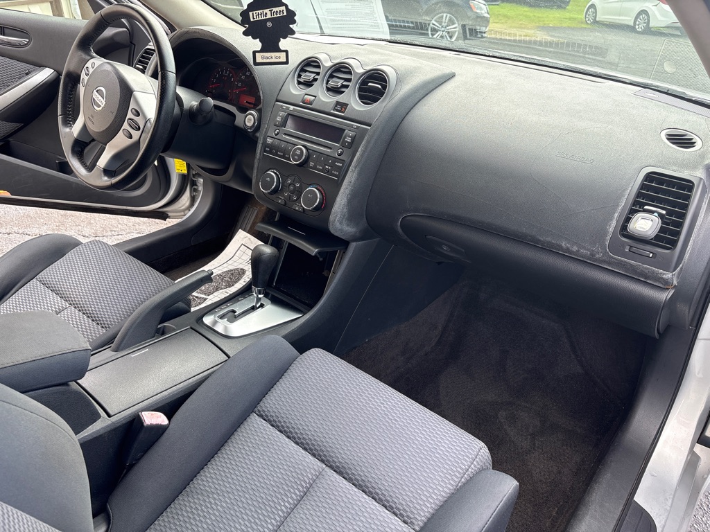 Photo 10 of this NISSAN ALTIMA