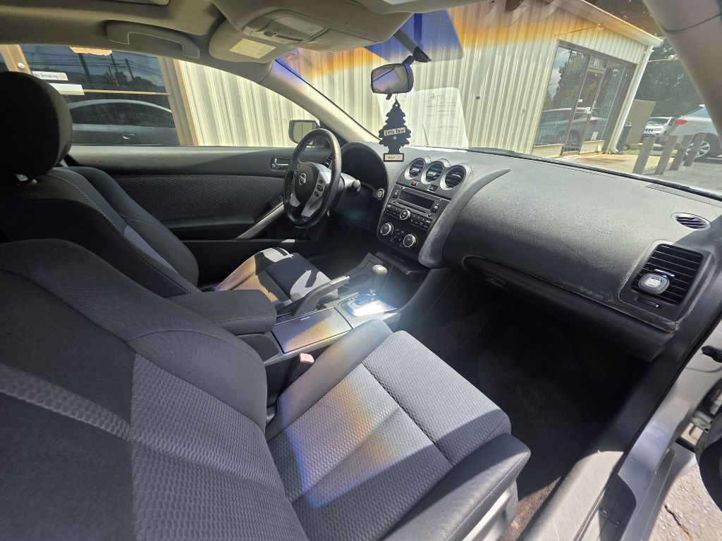Photo 21 of this NISSAN ALTIMA