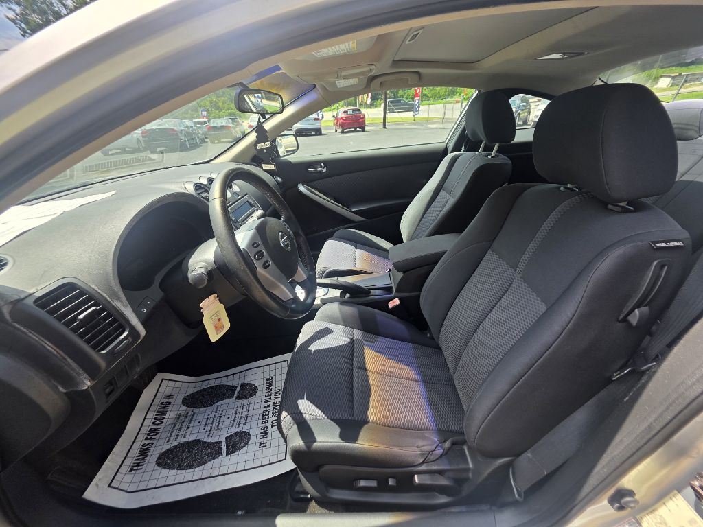 Photo 14 of this NISSAN ALTIMA