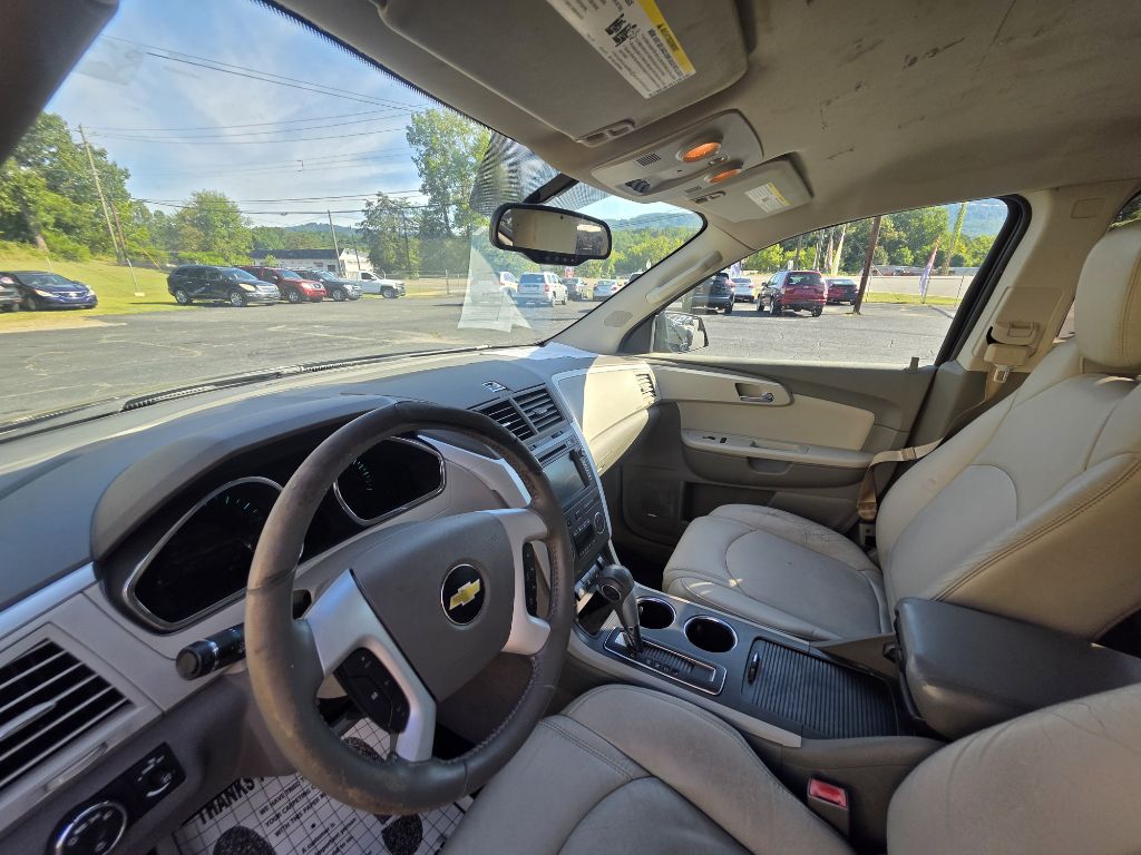 Photo 10 of this CHEVROLET TRAVERSE